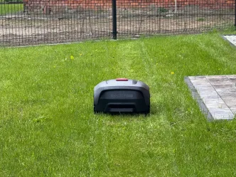 Robot koszący MOVA 1000
