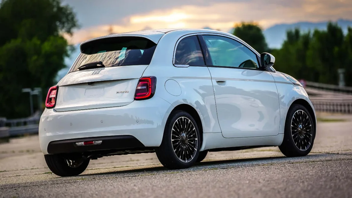 2026 Fiat 500 Ibrida.