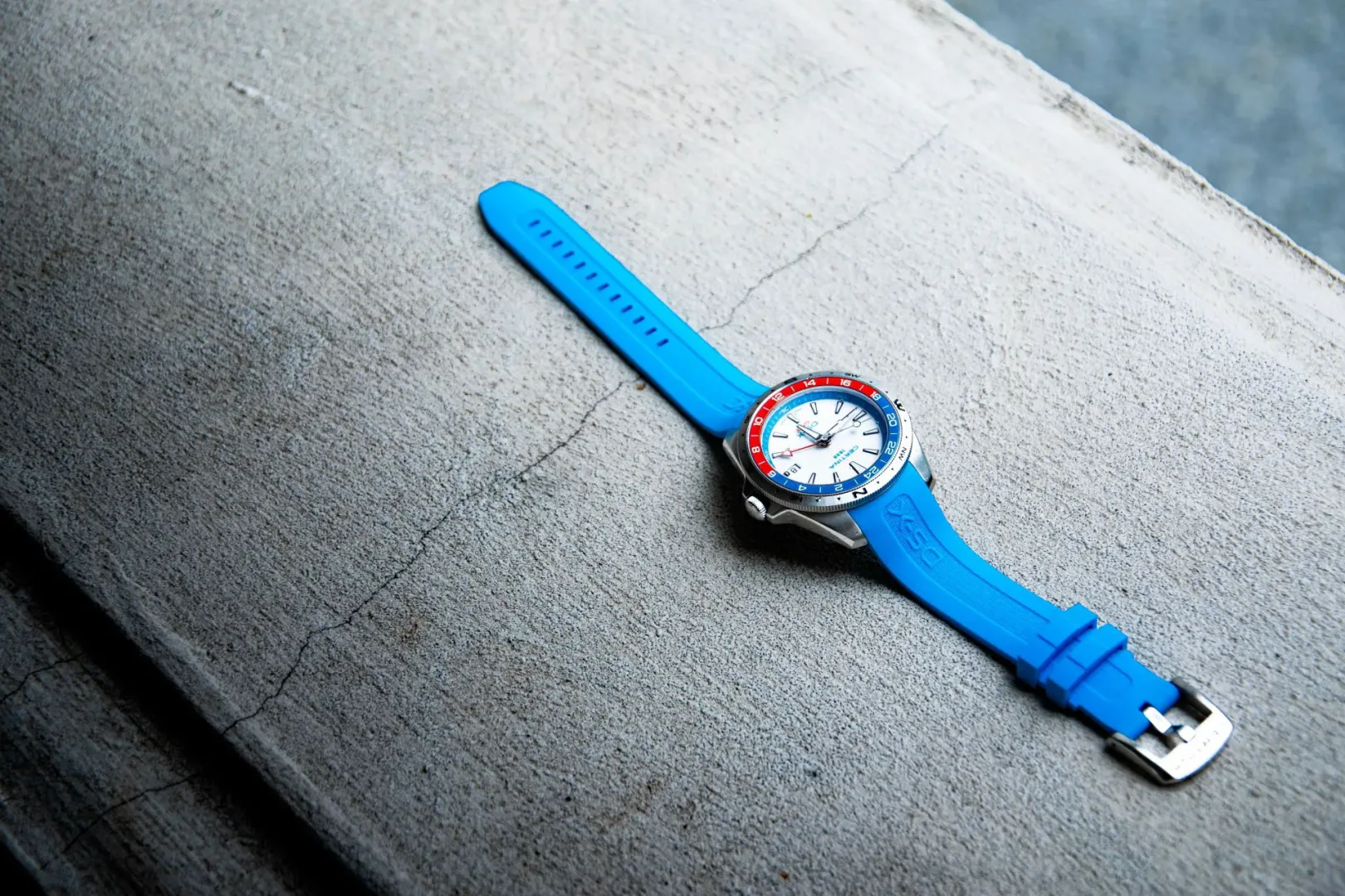 Certina DS-X GMT (C047 452.17.011.00). Fot.: Ernest Dragan MenWorld.pl.