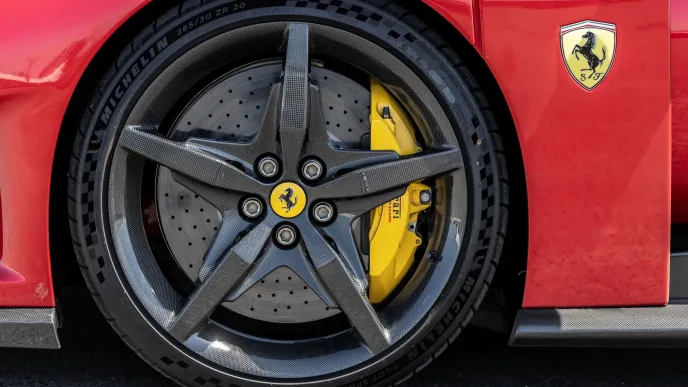 Ferrari F80 z oponami Michelin Pilot Sport Cup 2 R K1