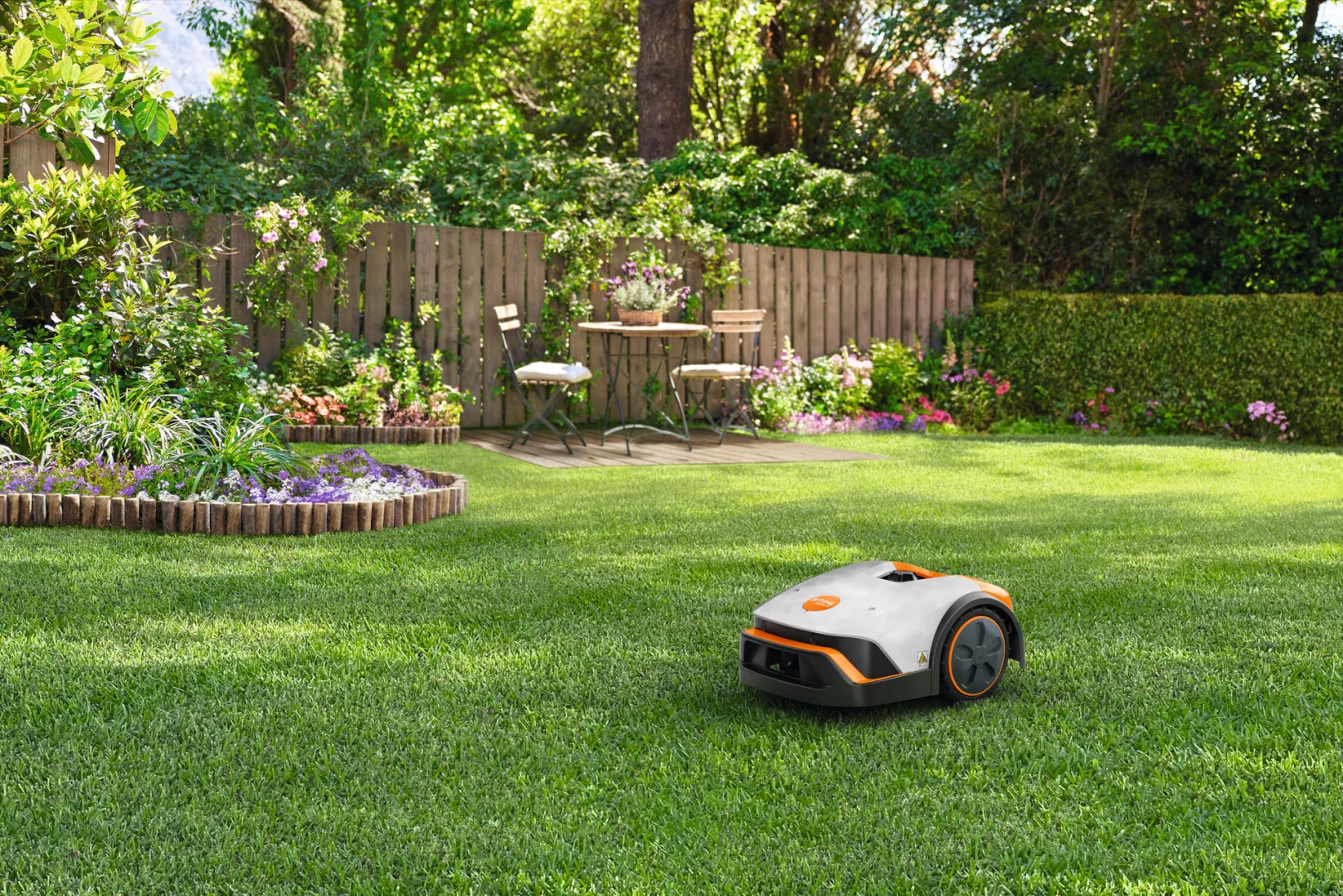 Nowe roboty koszące STIHL iMOW 3, iMOW 3 EVO, iMOW 4, iMOW 4 EVO.