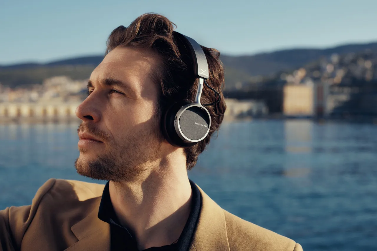 AVENTHO 100 to bezprzewodowe słuchawki nauszne. Zobacz beyerdynamic AVENTHO 100