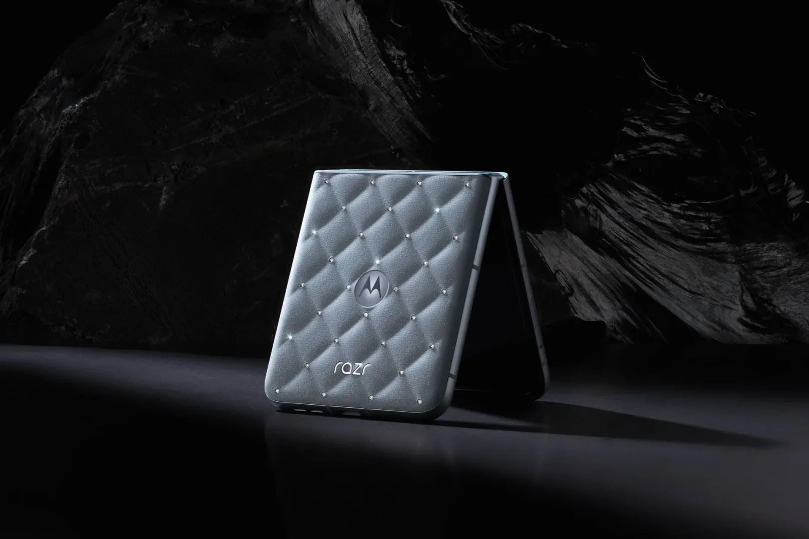 Motorola The Brilliant Collection. Kryształy, luksus i styl! Motorola x Swarovski: The Brilliant Collection