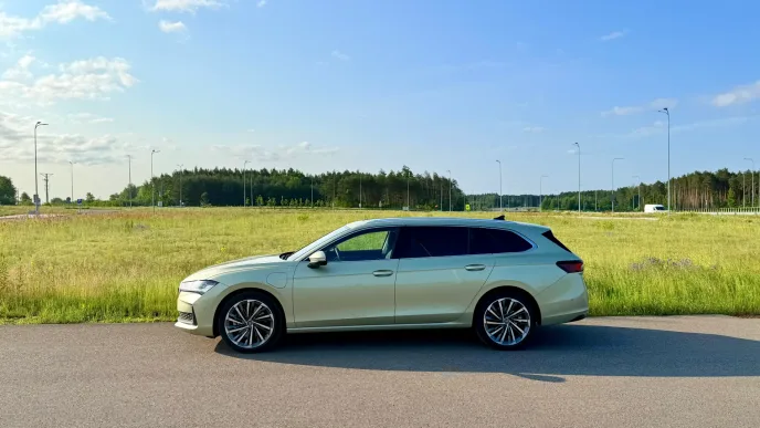 2025 Skoda Superb plug-in. Fot.: MenWorld.pl.