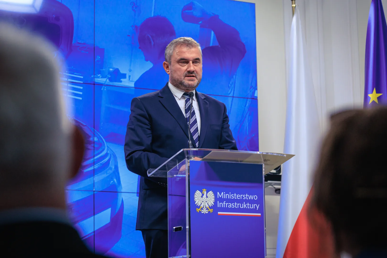 Nowa cena za badanie techniczne w 2025! Będą srogie kary! Briefing prasowy z udziałem wiceministra infrastruktury Stanisława Bukowca w sprawie badań technicznych pojazdów.