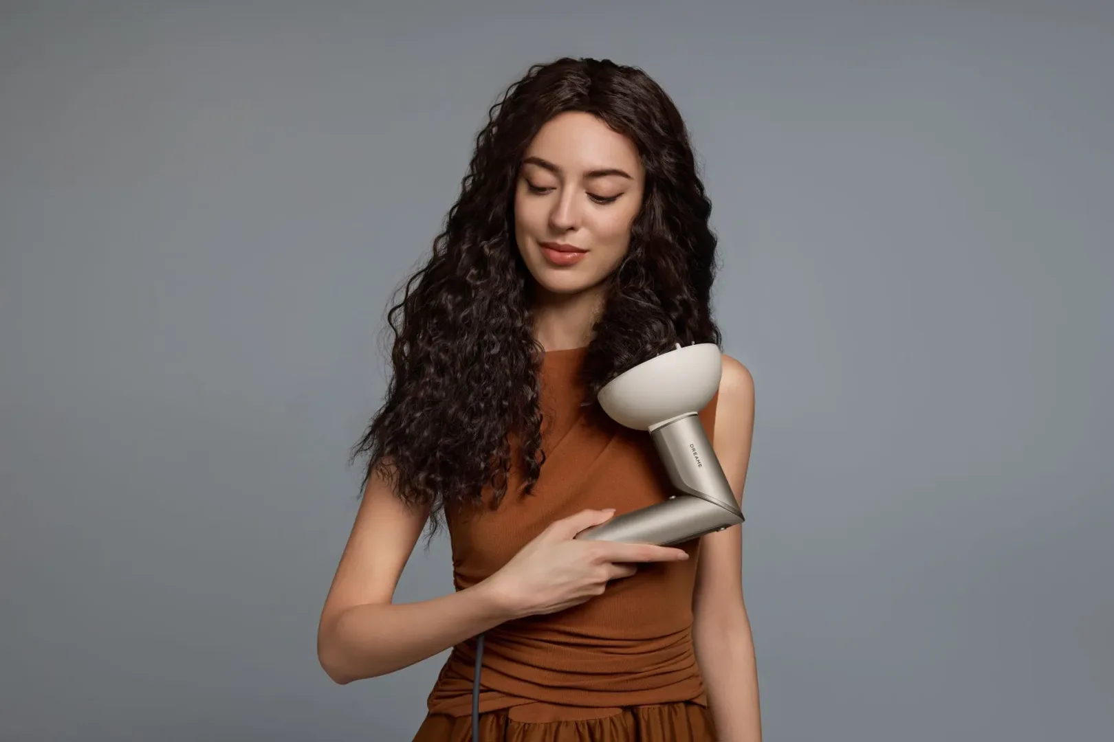 Dreame Dazzle i Hair Mini. Nowe suszarki dla fanów pięknych włosów Dreame Dazzle i Hair Mini - nowe suszarki w ofercie marki.