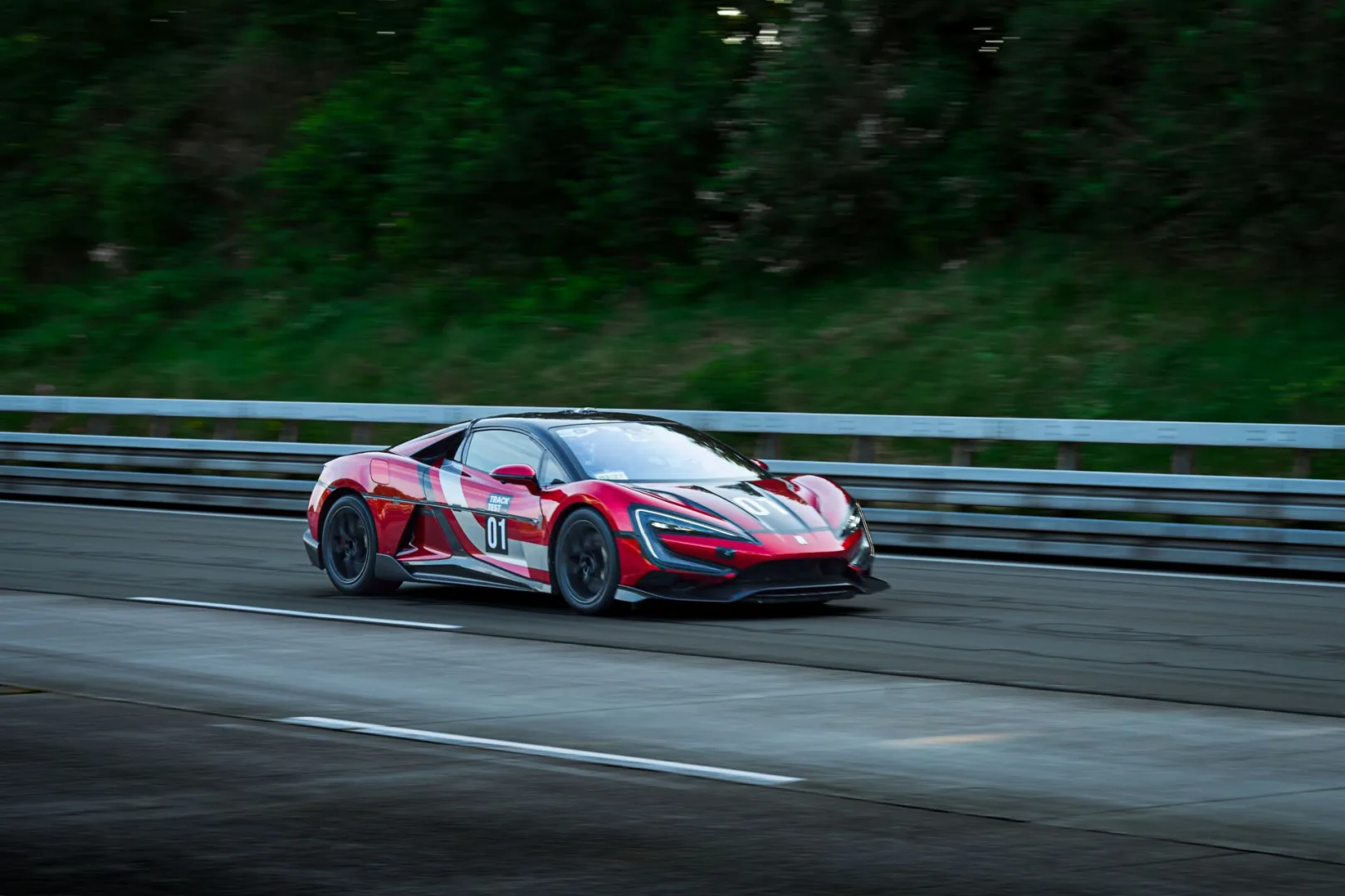 YANGWANG U9 Track Edition z rekordem prędkości - 472,41 km/h.