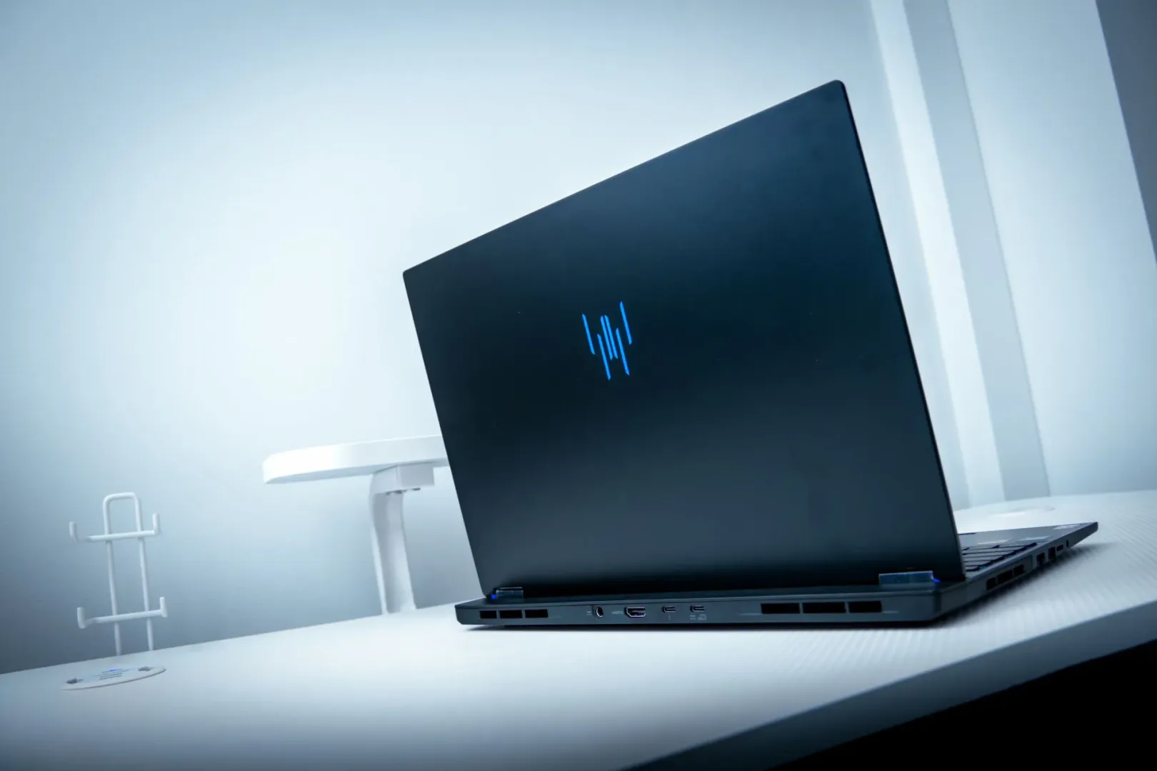 Predator Helios Neo 16S AI - wydajny notebook z NVIDIA GeForce RTX 50. Fot.: Ernest Dragan MenWorld.pl.