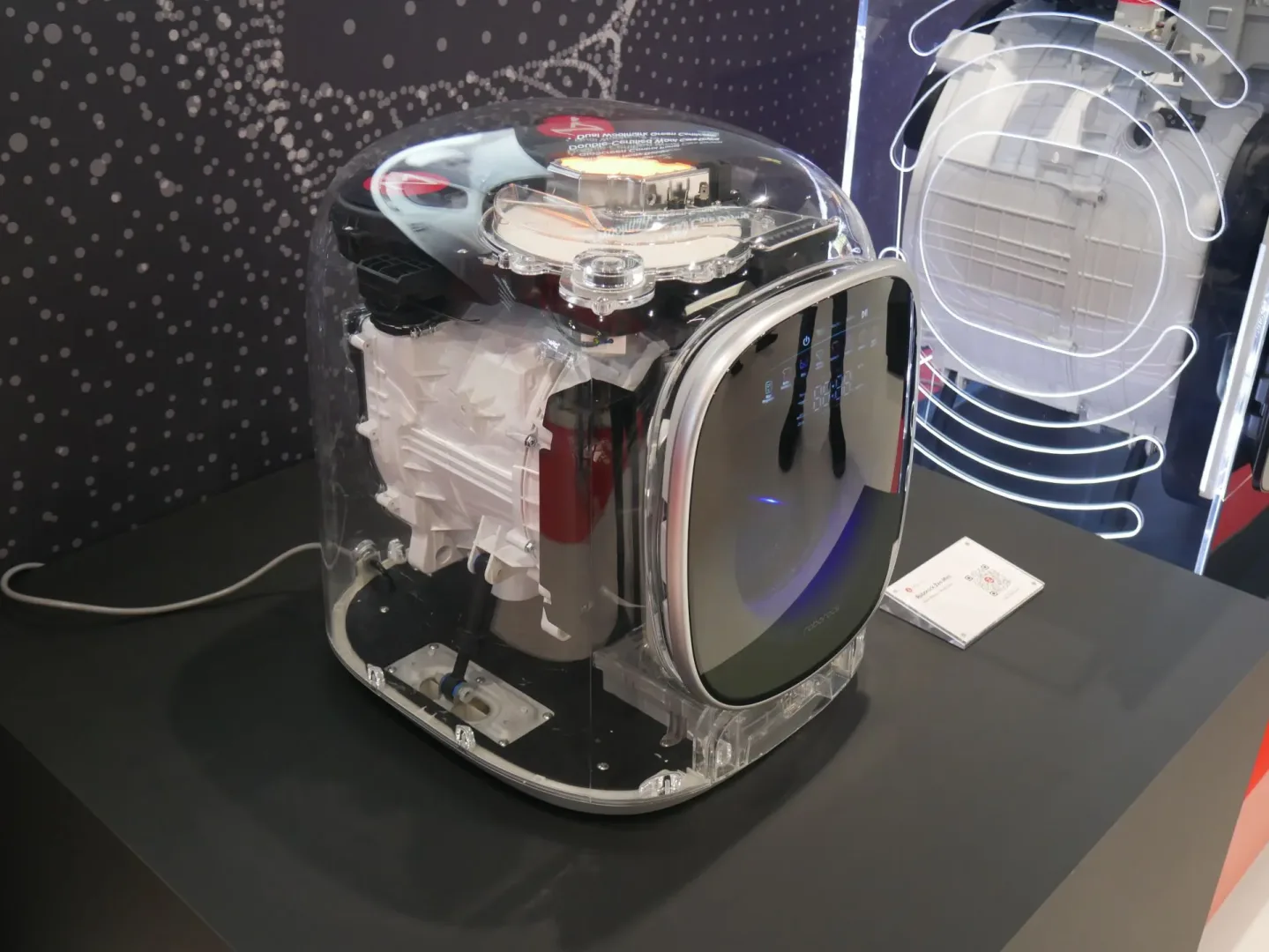 Roborock na IFA Berlin 2025. Pralka i roboty koszące. Serio! Roborock na IFA Berlin 2025.