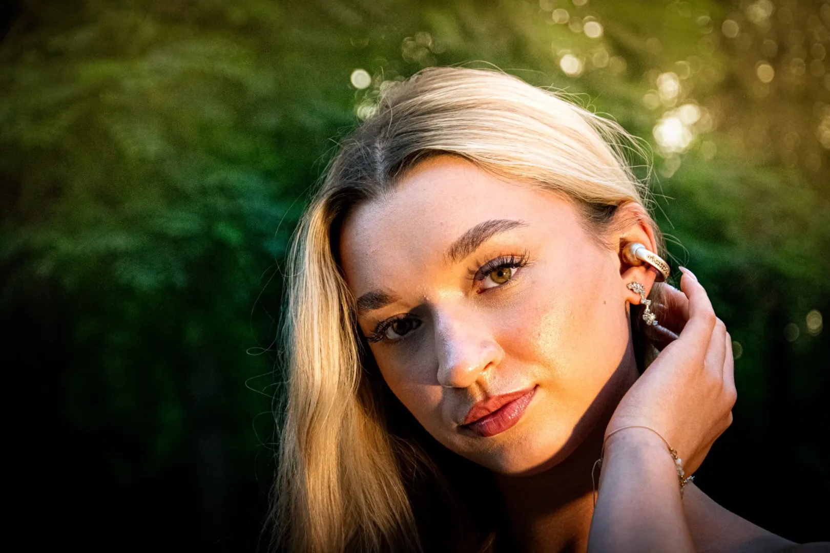Motorola moto buds loop. Fot. Ernest Dragan / MenWorld.pl.