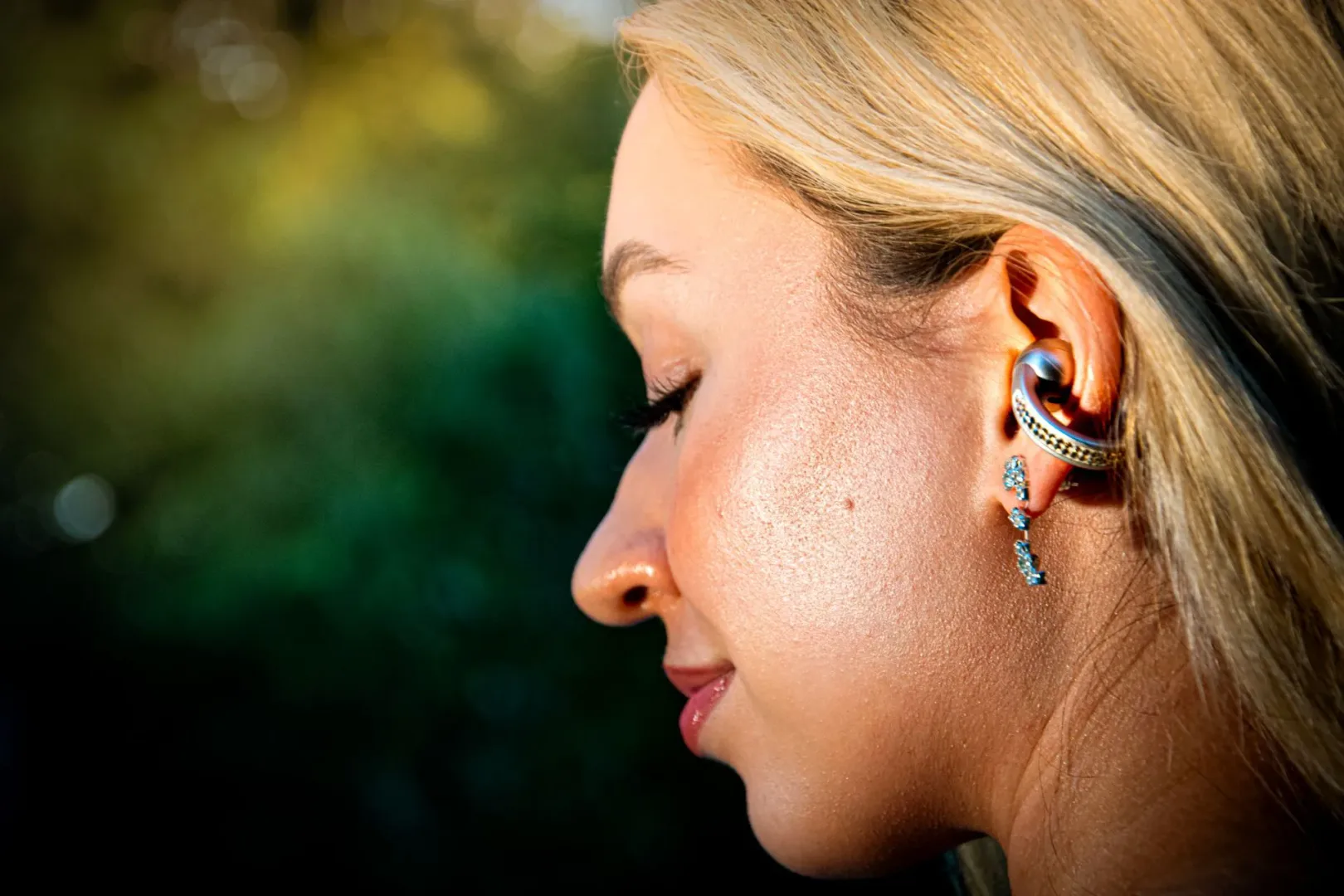 Motorola moto buds loop. Fot. Ernest Dragan / MenWorld.pl.