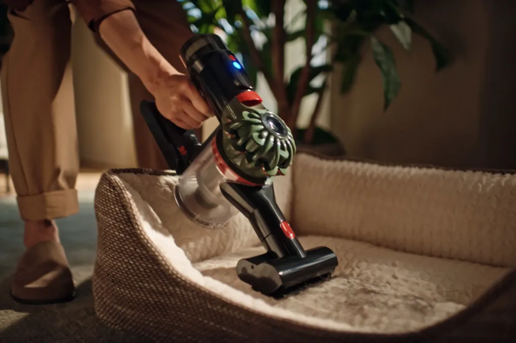 Odkurzacz pionowy Dyson V8 Cyclone.