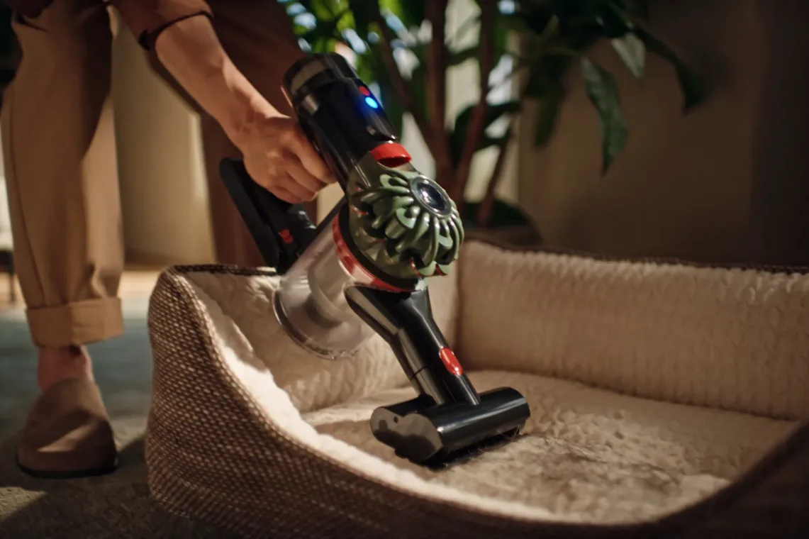 Odkurzacz pionowy Dyson V8 Cyclone.