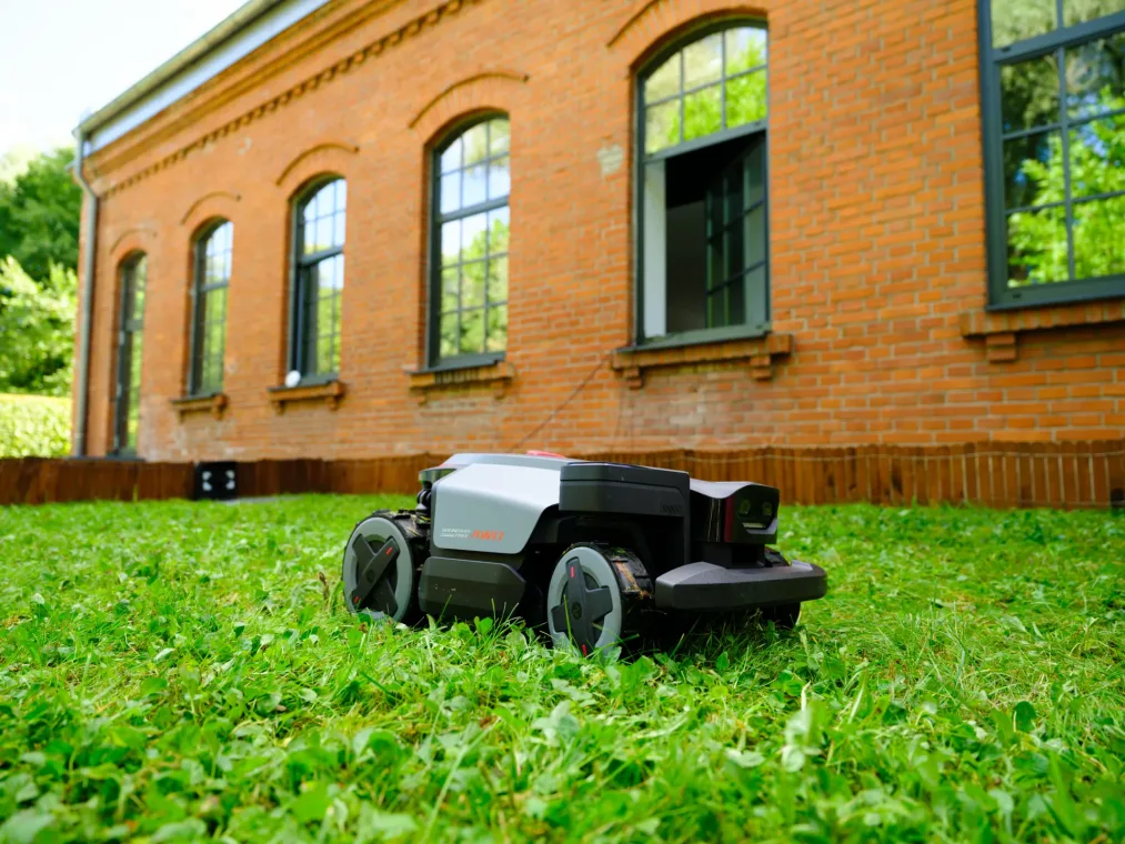 Roborock RockMow i RockNeo - nowe roboty koszące.