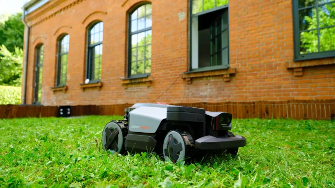 Roborock RockMow i RockNeo - nowe roboty koszące.