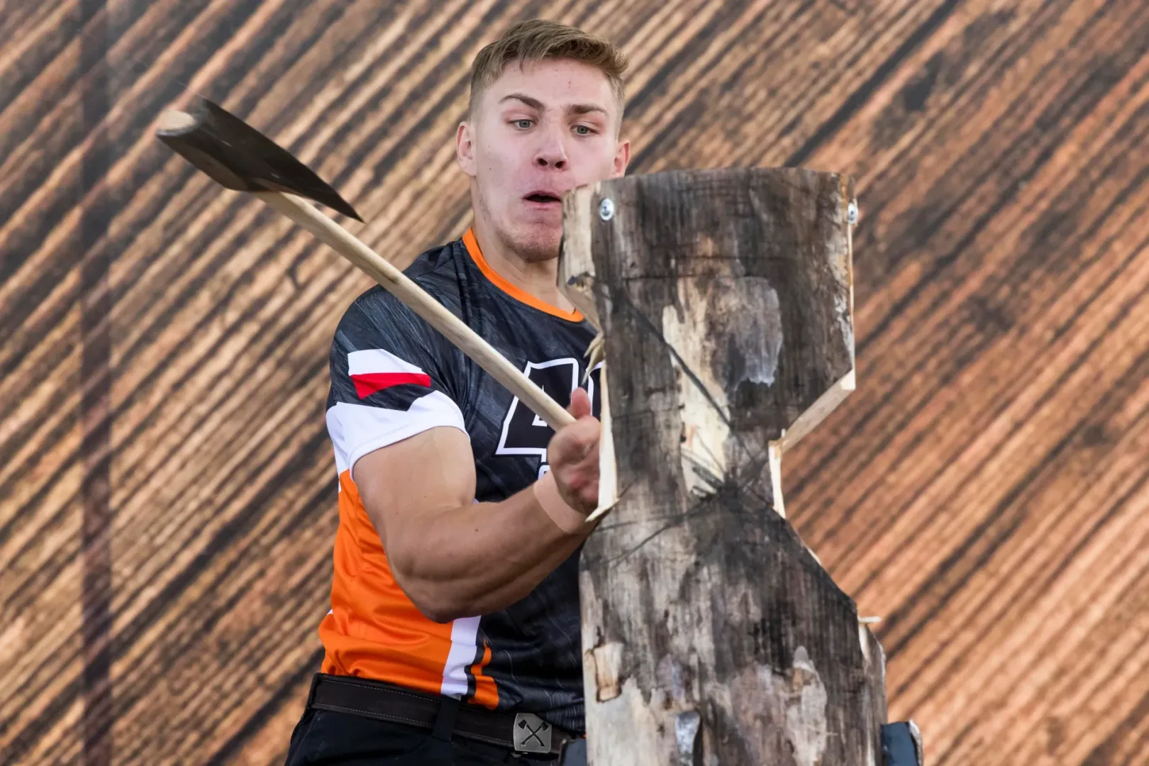 Nowy mistrz Polski w TIMBERSPORTS 2025. Na zdjęciu Szymon Groenwald.