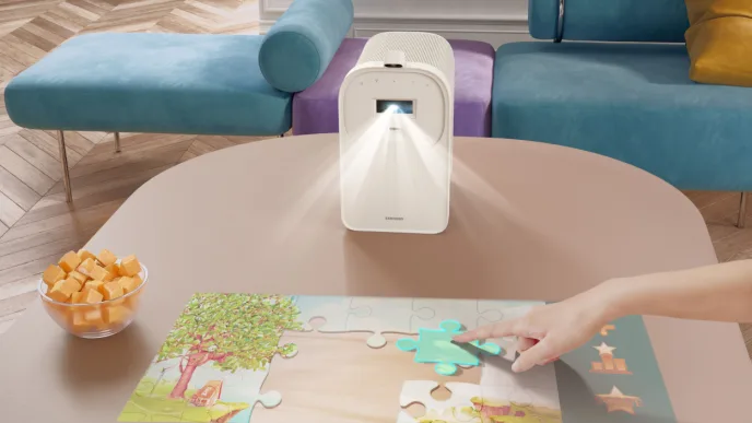 Samsung wjeżdża z The Premiere 5 – projektorem, który robi robotę w każdym pokoju. Już w sprzedaży! Projektor Samsung The Premiere 5.