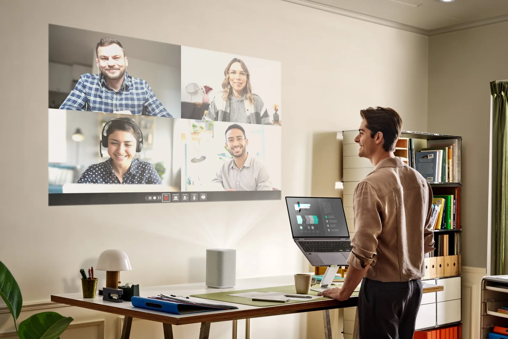 Samsung wjeżdża z The Premiere 5 – projektorem, który robi robotę w każdym pokoju. Już w sprzedaży! Projektor Samsung The Premiere 5.