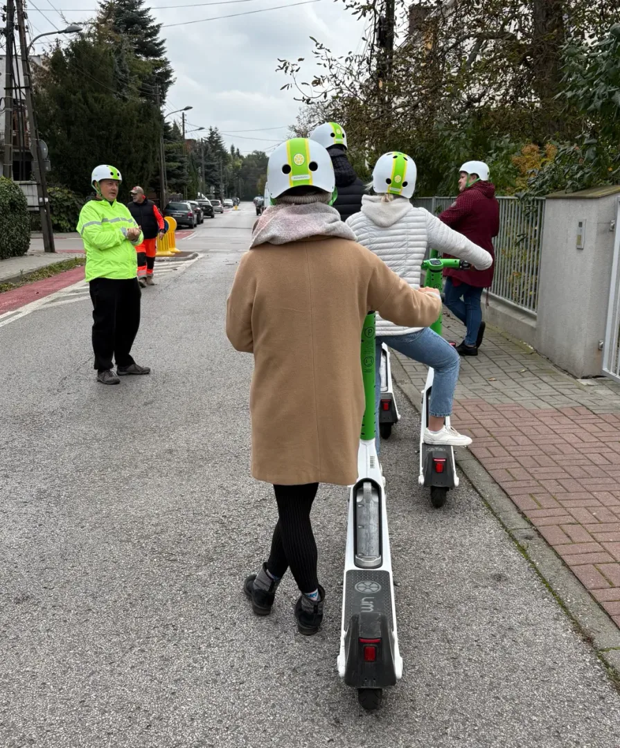 Lime szkoli nauczycieli z bezpiecznej jazdy e-hulajnogami. Bo edukacja zaczyna się od dorosłych Lime szkoli nauczycieli z bezpiecznej jazdy e-hulajnogami.