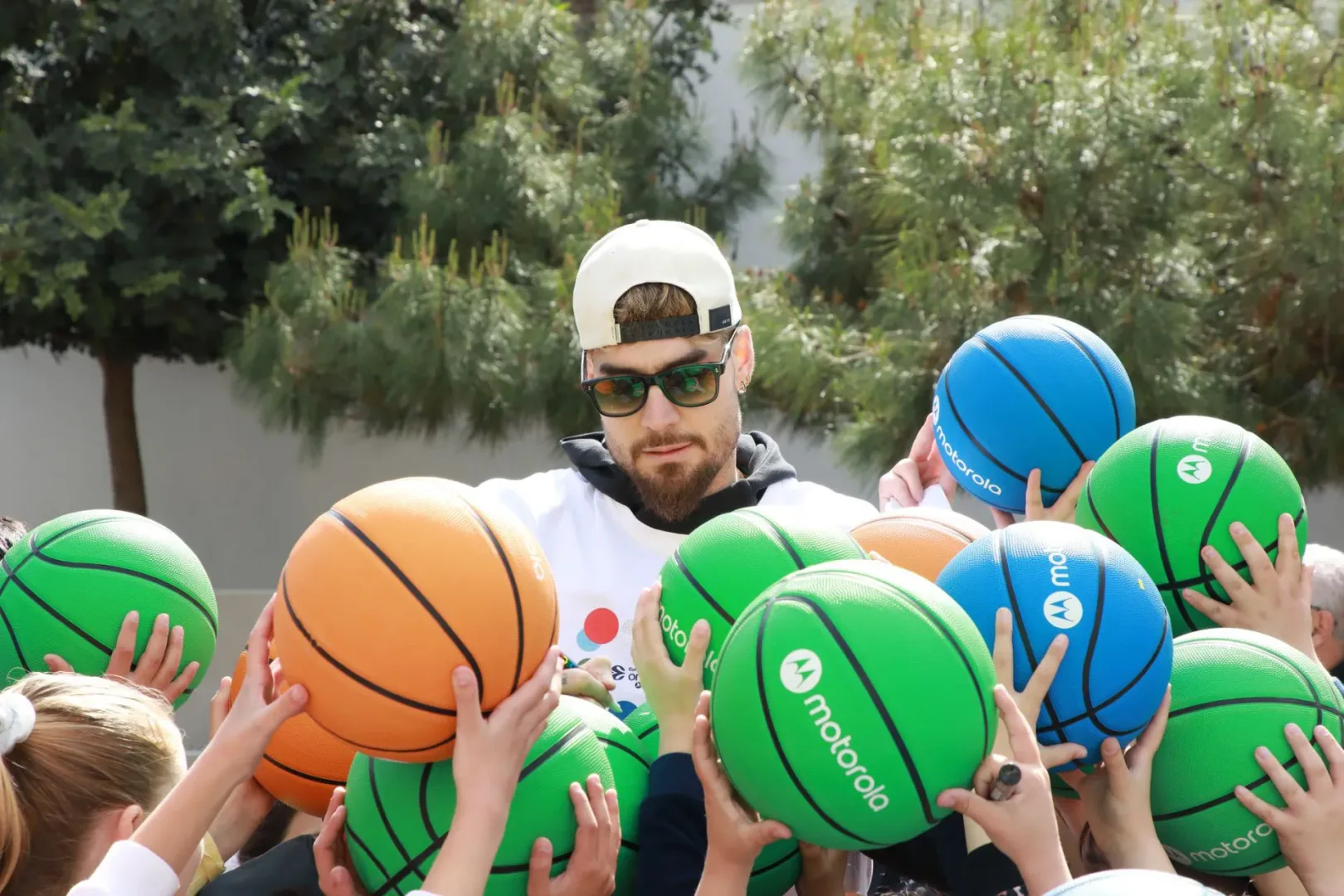 Motorola i Euroleague. Rusza drugi sezon akcji Bouncing for Good Motorola i Euroleague. Drugi sezon Bouncing for Good.