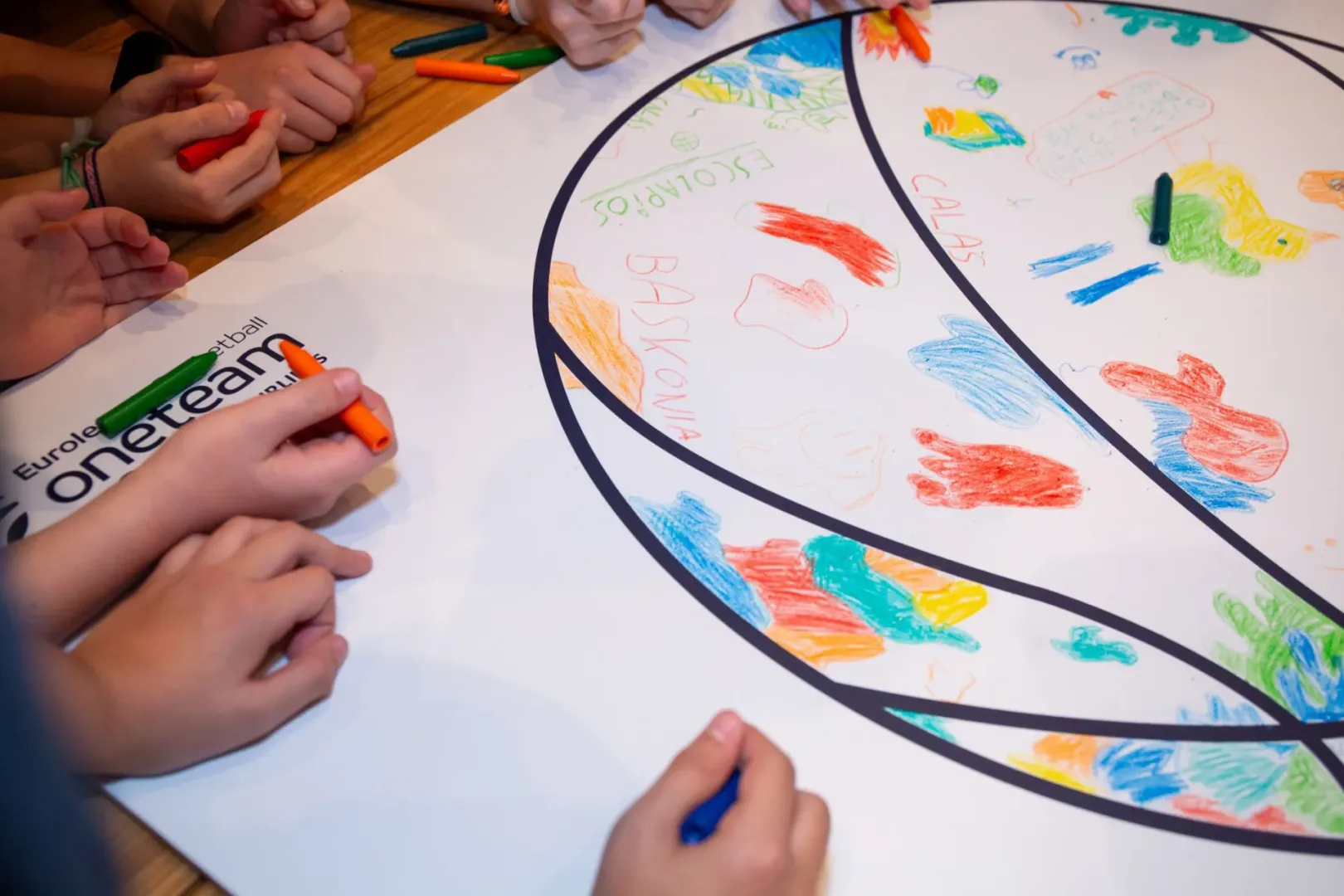 Motorola i Euroleague. Rusza drugi sezon akcji Bouncing for Good Motorola i Euroleague. Drugi sezon Bouncing for Good.