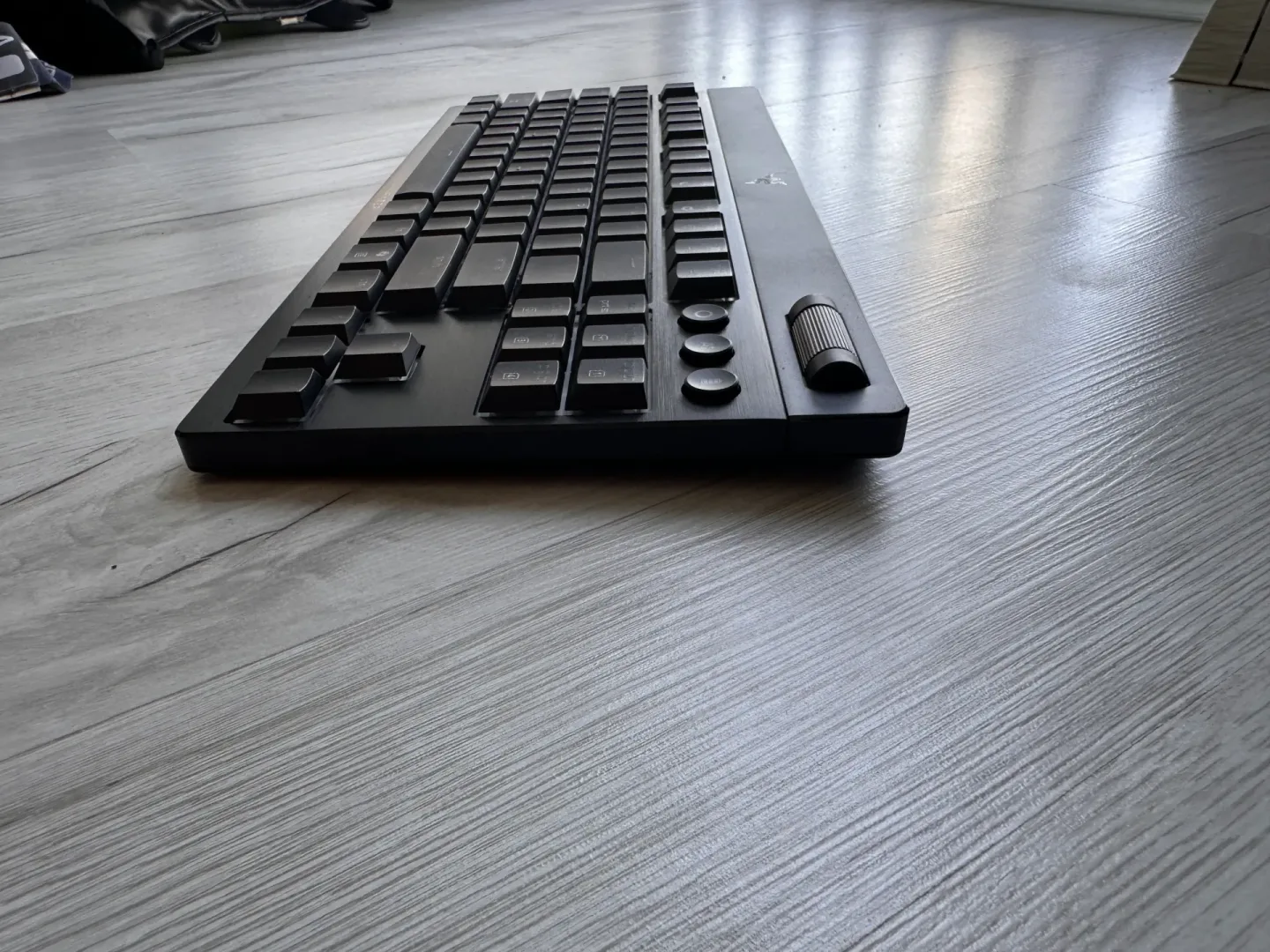 Razer Blackwidow V4 Low-profile Hyperspeed – recenzja klawiatury gamingowej nowej generacji Razer Blackwidow V4 Low-profile Hyperspeed.