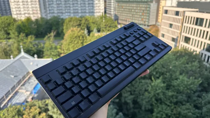 Razer Blackwidow V4 Low-profile Hyperspeed – recenzja klawiatury gamingowej nowej generacji Razer Blackwidow V4 Low-profile Hyperspeed.