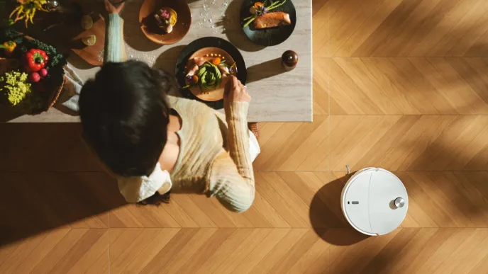 Roborock Qrevo Curv 2 Pro - robot sprzątający z funkcją mopowania.