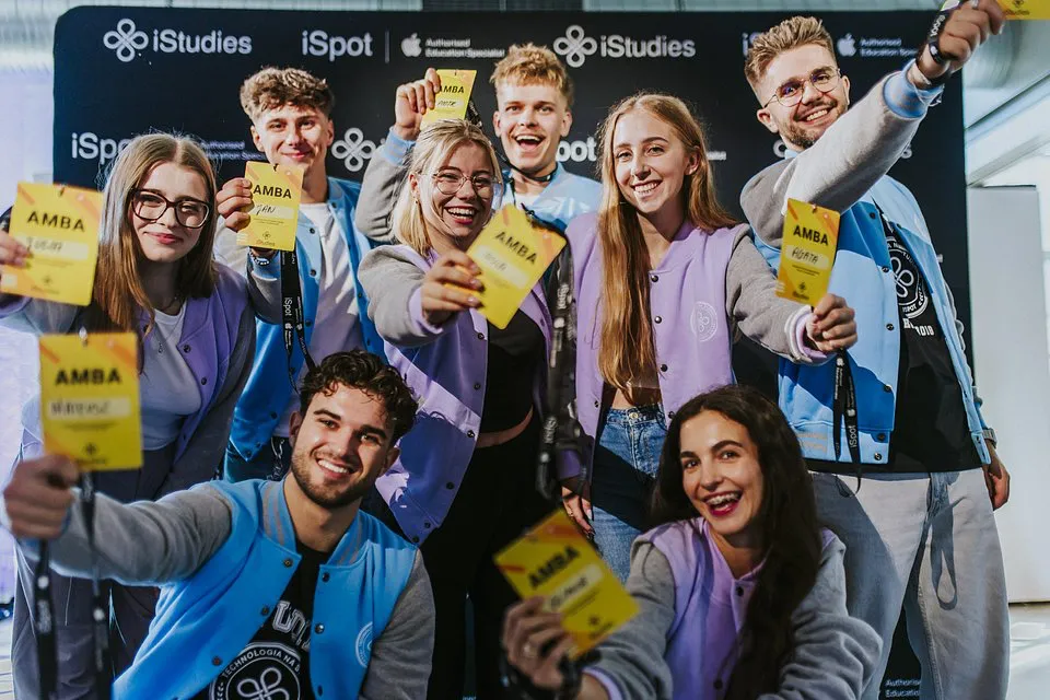 iStudies od iSpot znów rusza! VIII edycja programu połączyła studentów, technologię Apple i kreatywność iSpot iStudies VIII edycja programu.