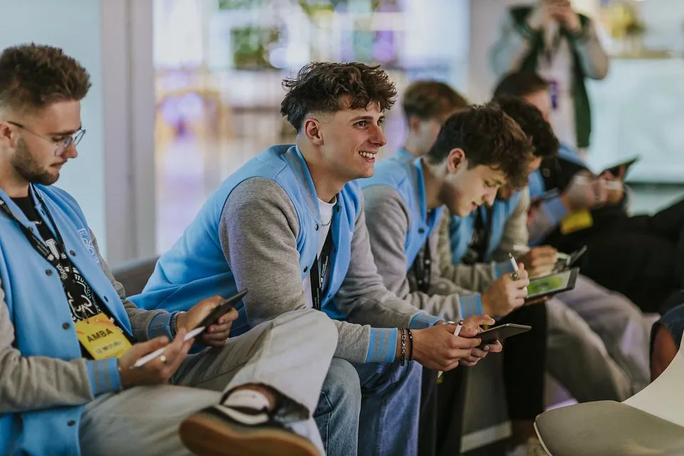 iStudies od iSpot znów rusza! VIII edycja programu połączyła studentów, technologię Apple i kreatywność iSpot iStudies VIII edycja programu.