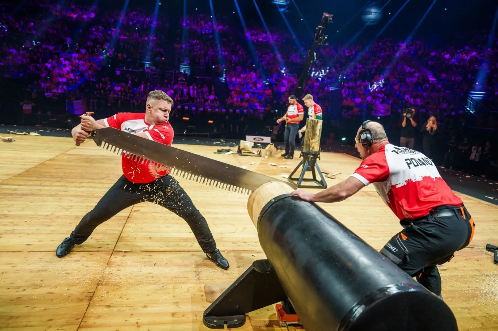 Młody Polak z siekierą i piłą łańcuchową w Mediolanie! Polak w Mediolanie najmłodszym drwalem podczas XX Mistrzostw Świata STIHL Timbersports.