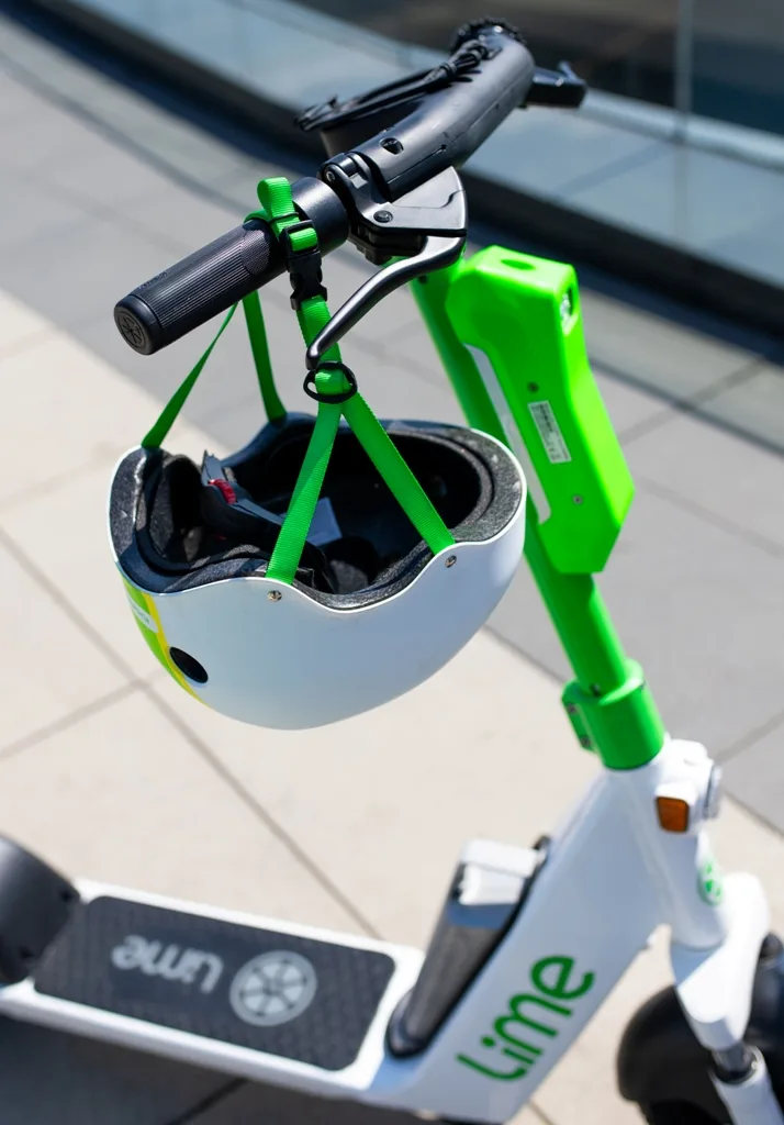 Hulajnogi Lime zostają na zimę! Użytkownicy mogą odetchnąć z ulgą Hulajnogi Lime będą dostępne cały rok.