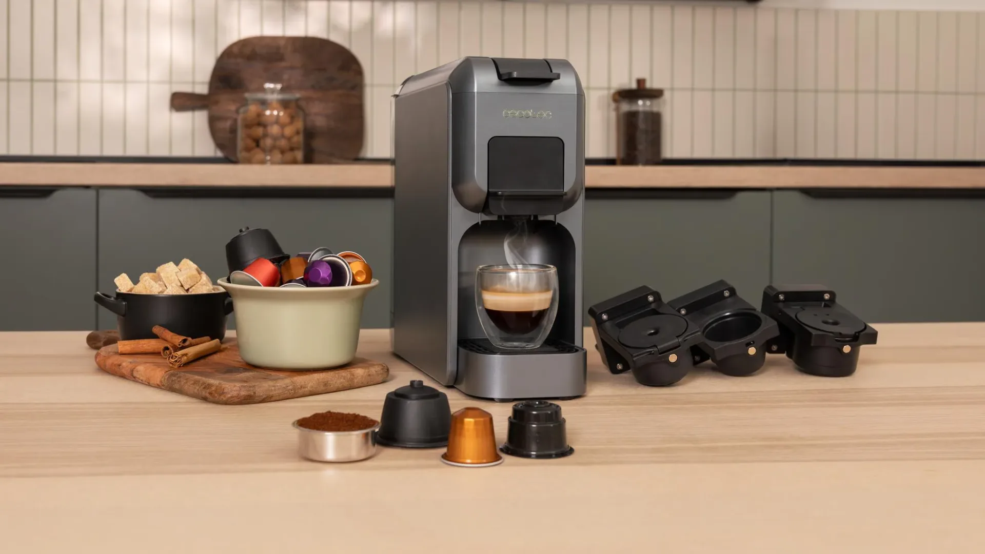 Cecotec Black Weeks 2025 – niższe ceny i sporo ciekawych sprzętów Cecotec Black Weeks 2025. Na zdjęciu: Freestyle Compact.