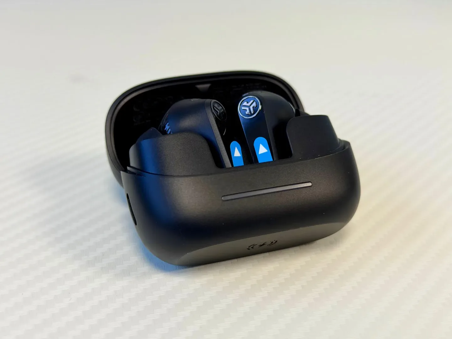 Test JLAB Jbuds Pods ANC. Słuchawki z aktywną redukcją szumów.