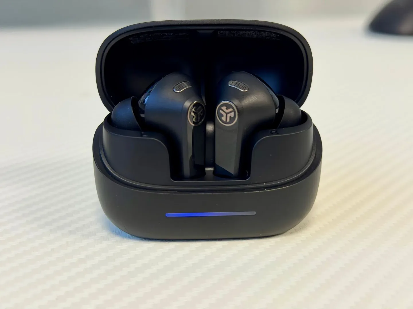 Test JLAB Jbuds Pods ANC. Słuchawki z aktywną redukcją szumów.