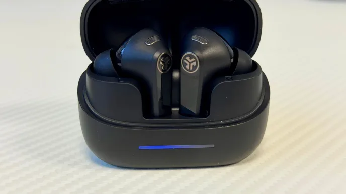 Test JLAB Jbuds Pods ANC. Słuchawki z aktywną redukcją szumów.