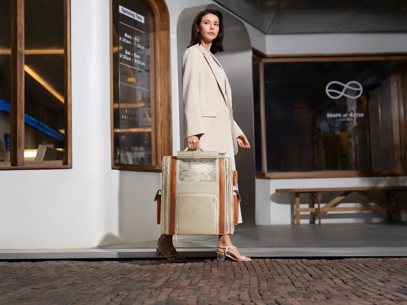 Mova wyprzedza Black Friday 2025! Sprawdź co oferuje Promocje Mova z okacji Black Friday 2025. Na zdjęciu MOVA PB10 Pro.