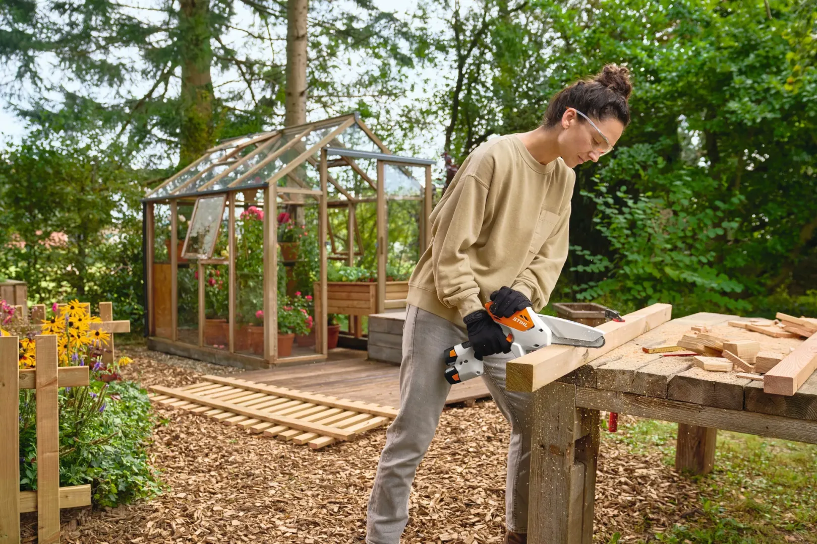 Nowa przecinarka STIHL GTA 30 – mała, poręczna i gotowa na wszystko Przecinarka akumulatorowa do gałęzi STIHL GTA 30.