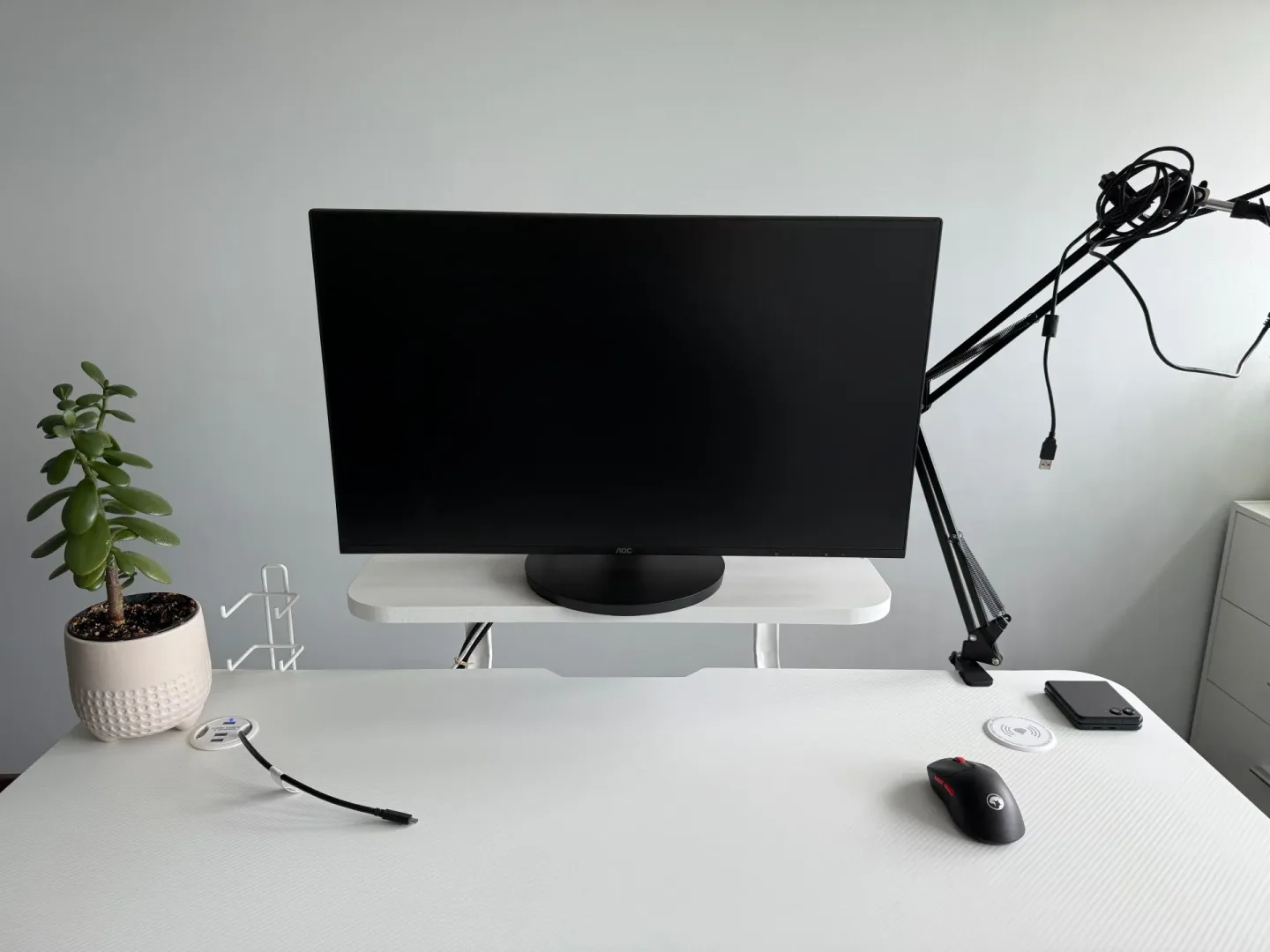 Test AOC Q27B3CF2 - monitor do domu i biura.