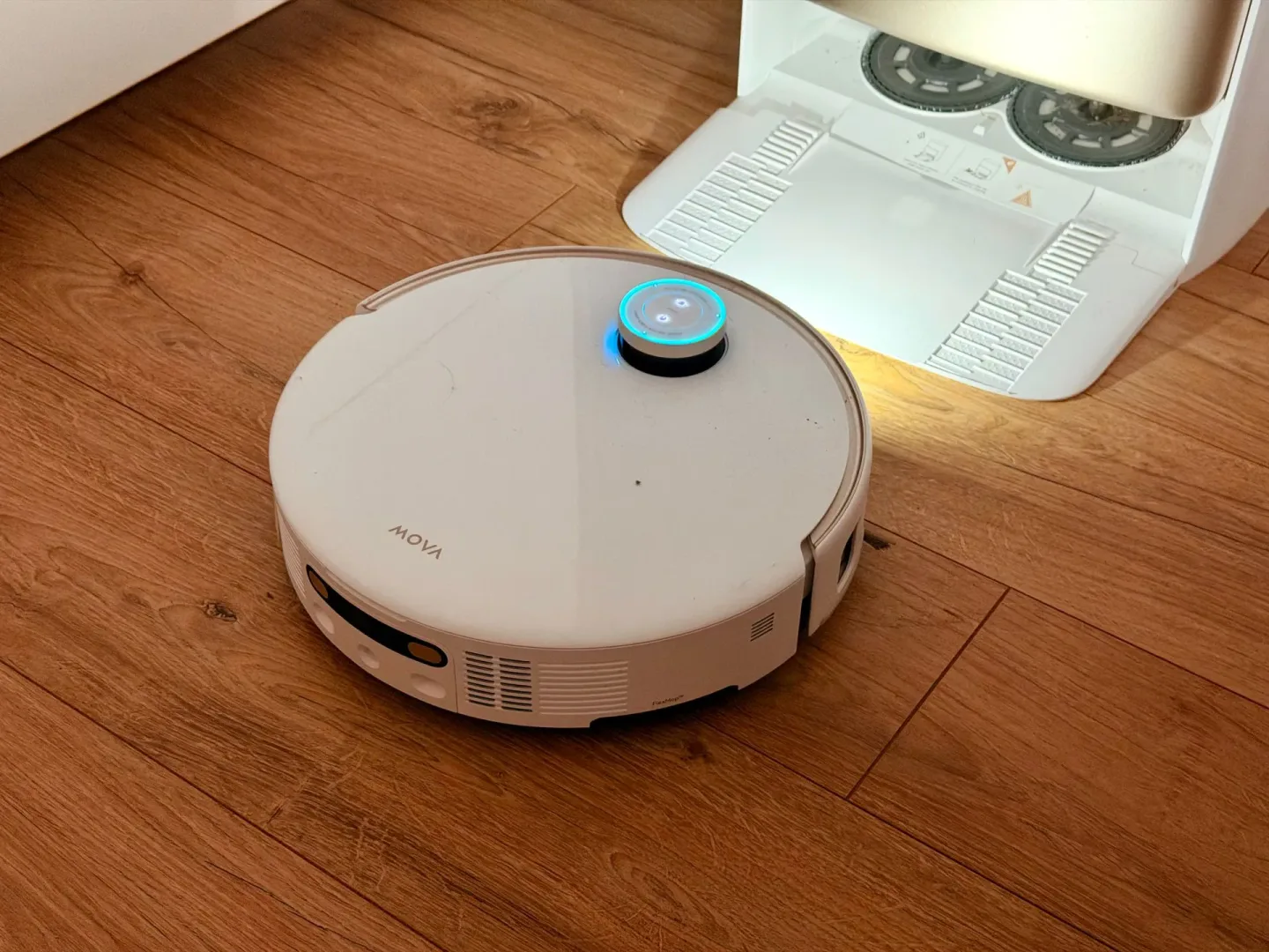 Test MOVA V50 Ultra - robot sprzątający z funkcją mopowania.