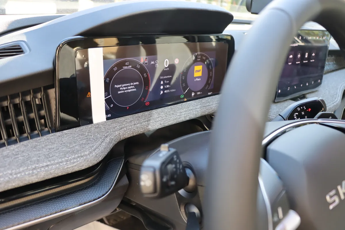 Ten Superb kosztuje 400 tys zł. Już zarabia w rękach Policji Nieoznakowany radiowóz Skoda Superb zyskała mazowiecka policja.