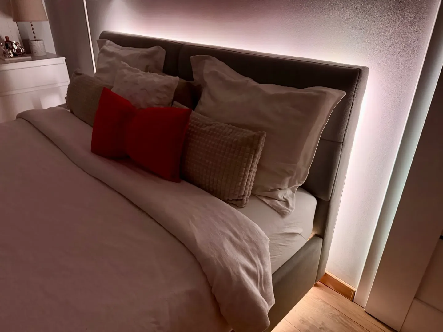 Gadżety TP-Link na świąteczny prezent. Na zdjęciu taśma LED Tapo L920-5.