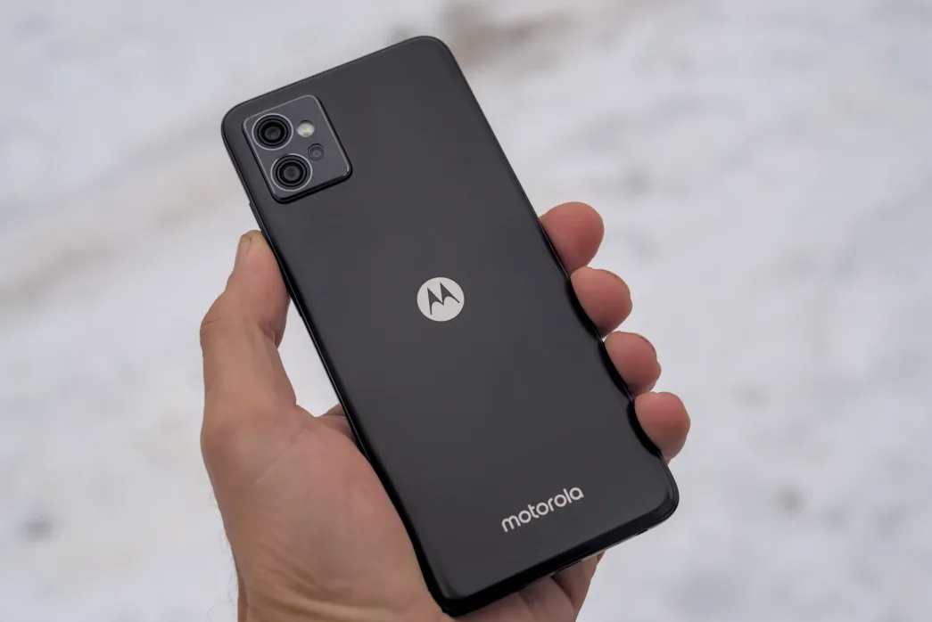 Jaki telefon Motorola na prezent? Seria Edge, Razr czy Moto G?