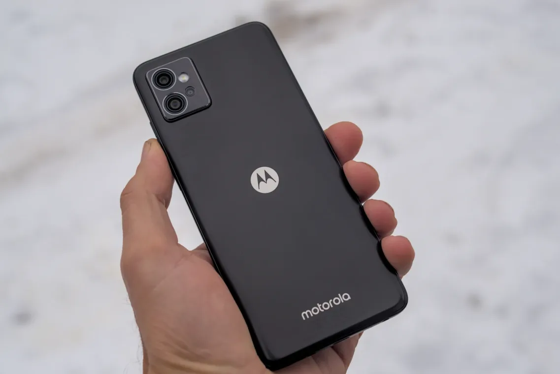 Jaki telefon Motorola na prezent? Seria Edge, Razr czy Moto G?