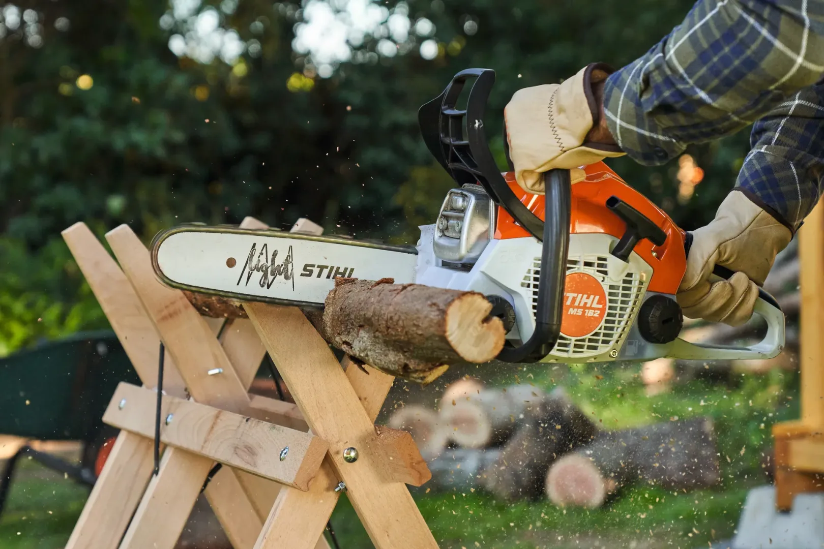 Gotowy koziołek do cięcia drewna z pilarką STIHL MS162.