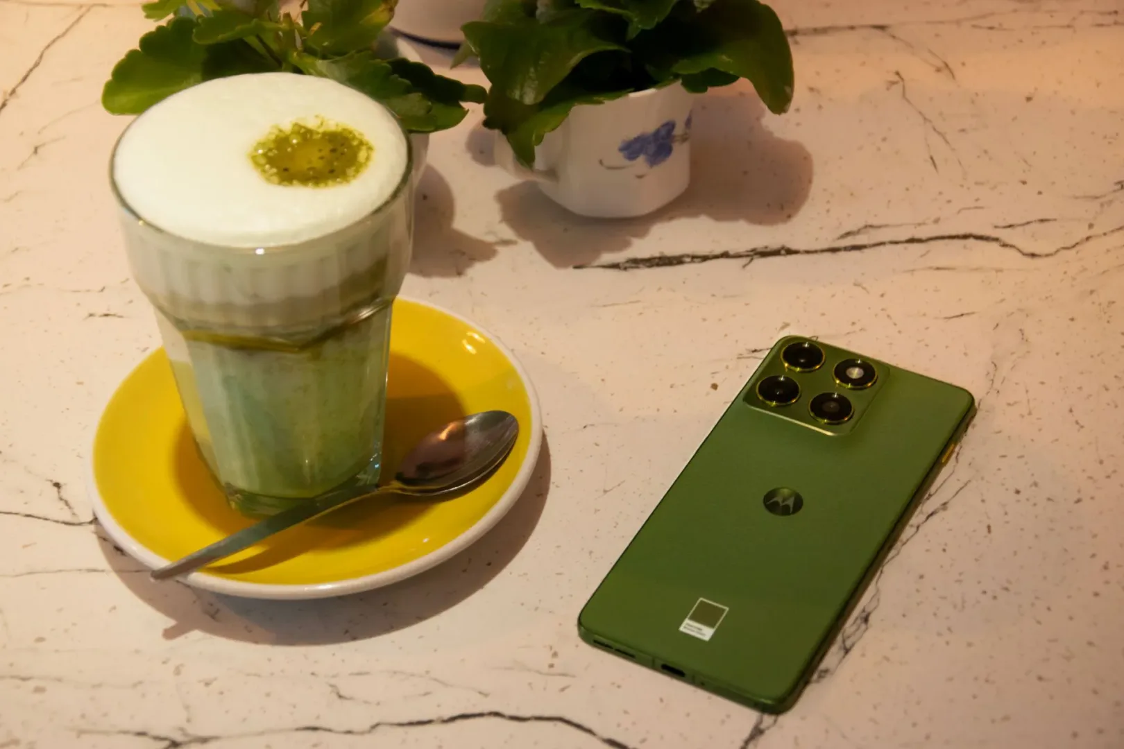 Z tym ogniwem Motorola Edge 70 będzie hitem. Sprawdziłem to! Smartfon Motorola Edge 70. Fot.: Ernest Dragan, MenWorld.pl.