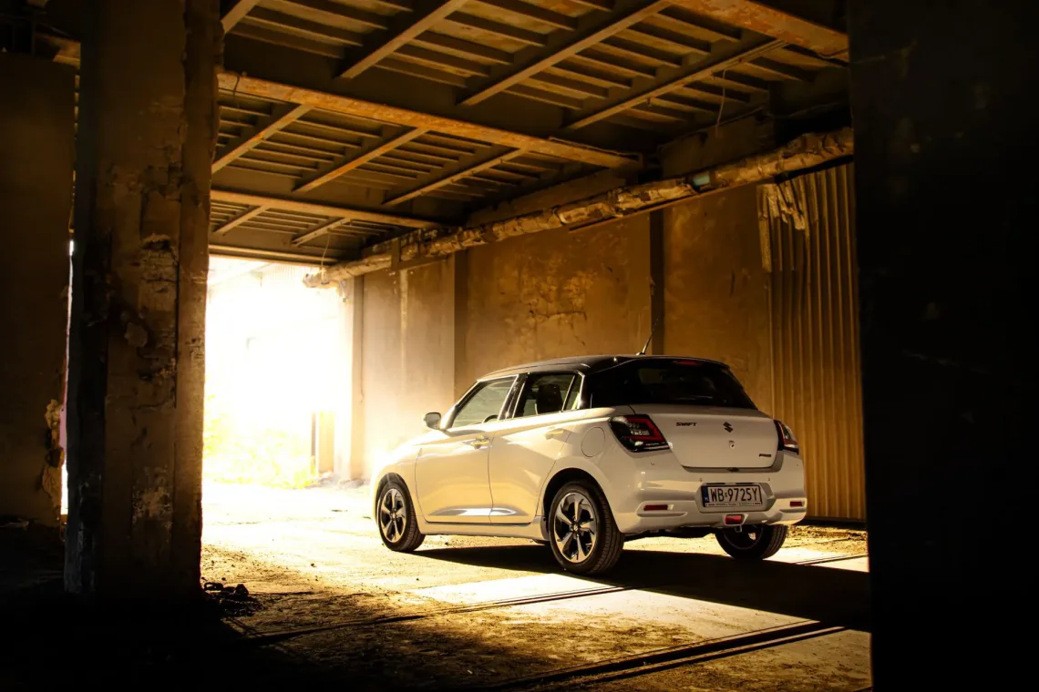 Suzuki Swift 1.2 DualJet mild Hybrid 2WD 5MT Elegance.