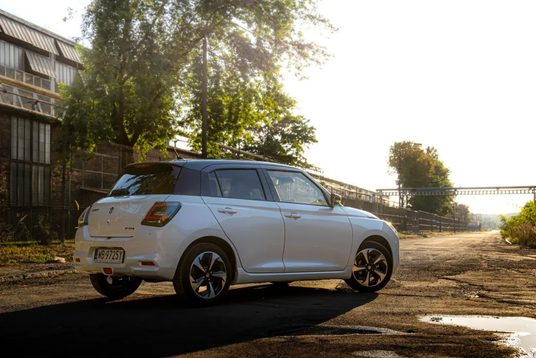 Suzuki Swift 1.2 DualJet mild Hybrid 2WD 5MT Elegance.