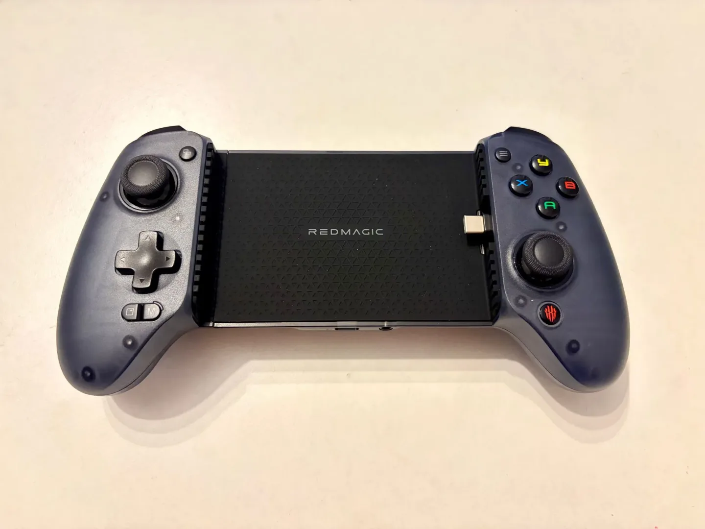 Test REDMAGIC Shadow Blade Gamepad 2 - kontroler dla mobilnych graczy.