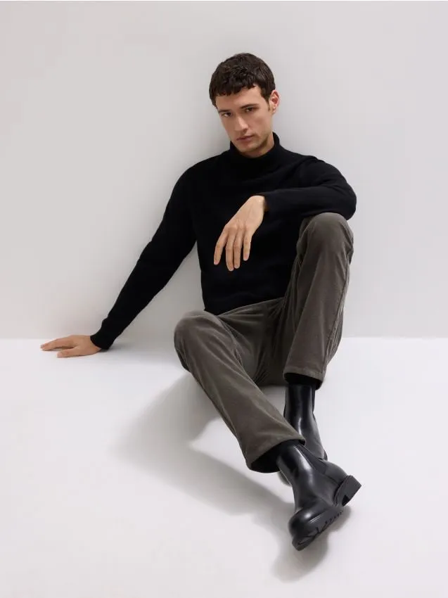 Poradnik: najlepsze męskie spodnie – od casualu po styl formalny